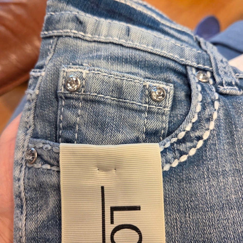 SKY Floral Sugar Skull Flare Jeans Size 9/29 NWT Embroidered Rhinestone Blue - Picture 8 of 11